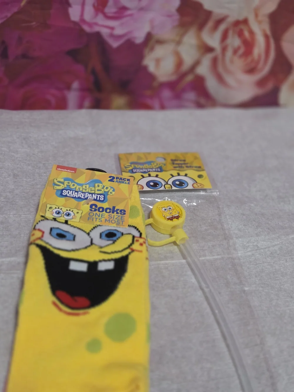 Nickelodeon SpongeBob Yellow Kids Socks & Matching SpongeBob Accessory